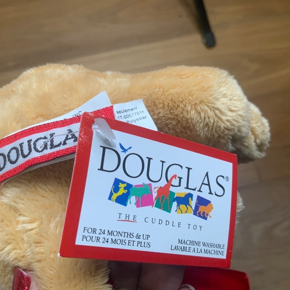 NWT Douglas Butter Yellow Lab w/ Red Ribbon - Picture 3 of 9